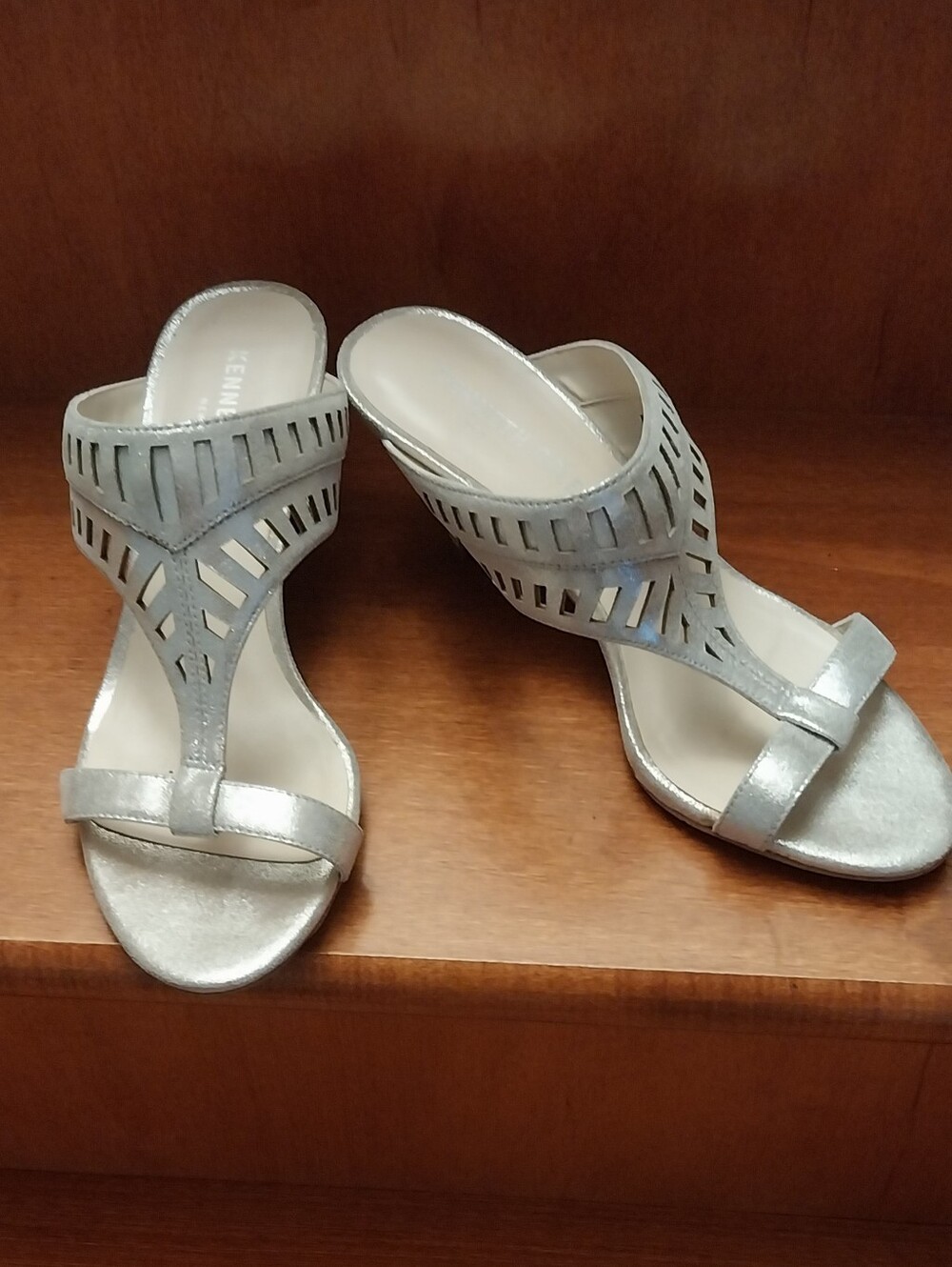 Silver  Leather Cutout Upper Slide Sandals